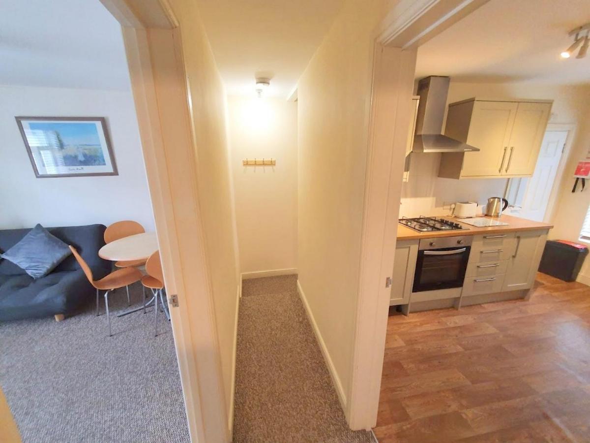 Bassett Flat With 2 Bedrooms And Superfast Wi-Fi Ситингбърн Екстериор снимка