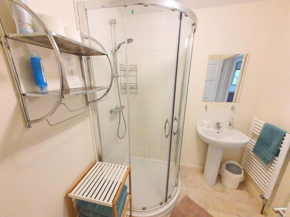 Bassett Flat With 2 Bedrooms And Superfast Wi-Fi Ситингбърн Екстериор снимка