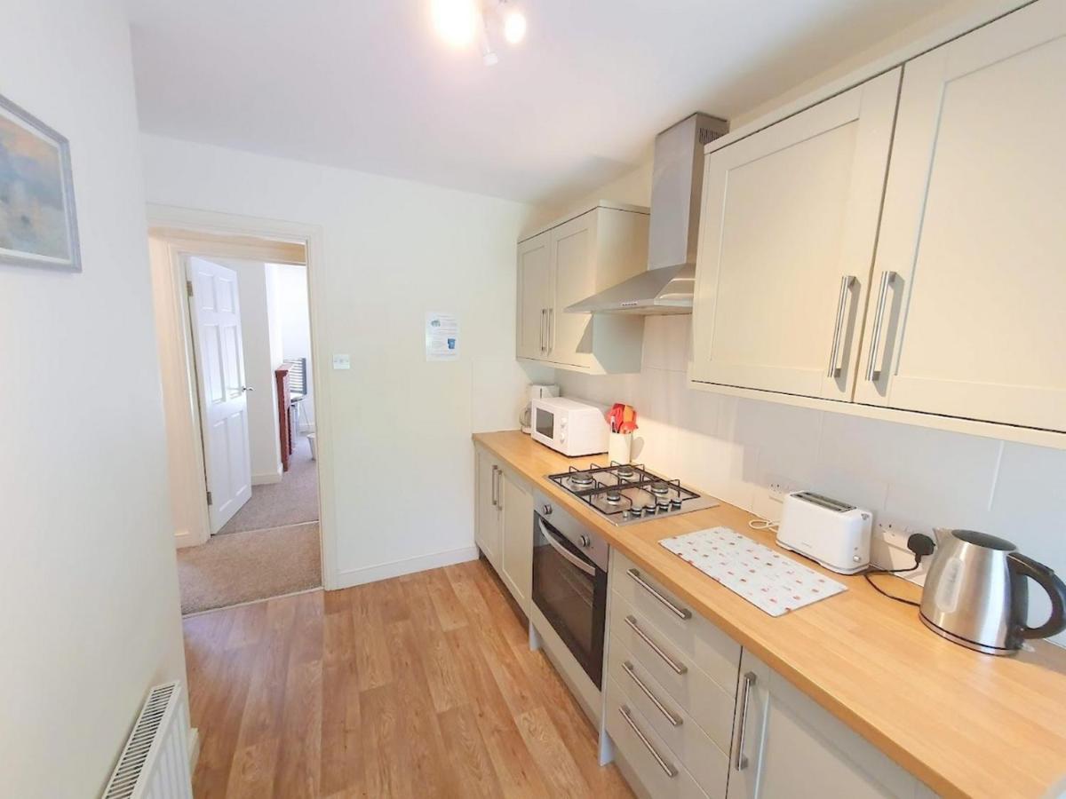 Bassett Flat With 2 Bedrooms And Superfast Wi-Fi Ситингбърн Екстериор снимка